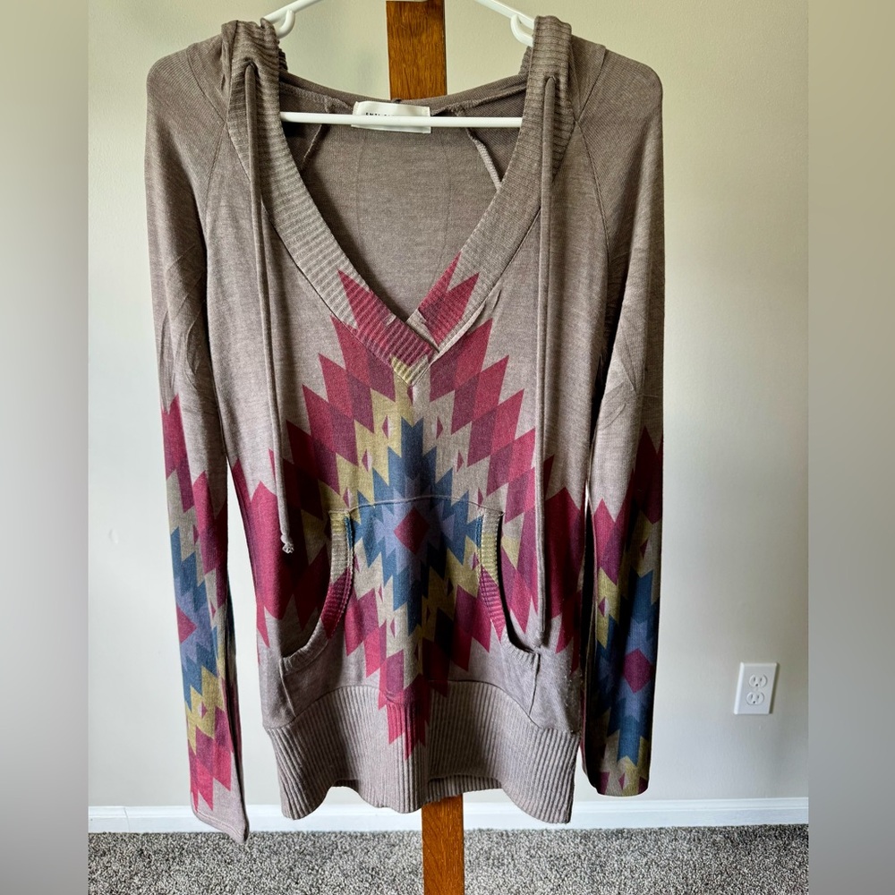 Enti Glamour V-Neck Knit Sweater in Taupe Multicolor Aztec Print Sz Small - Picture 3 of 9